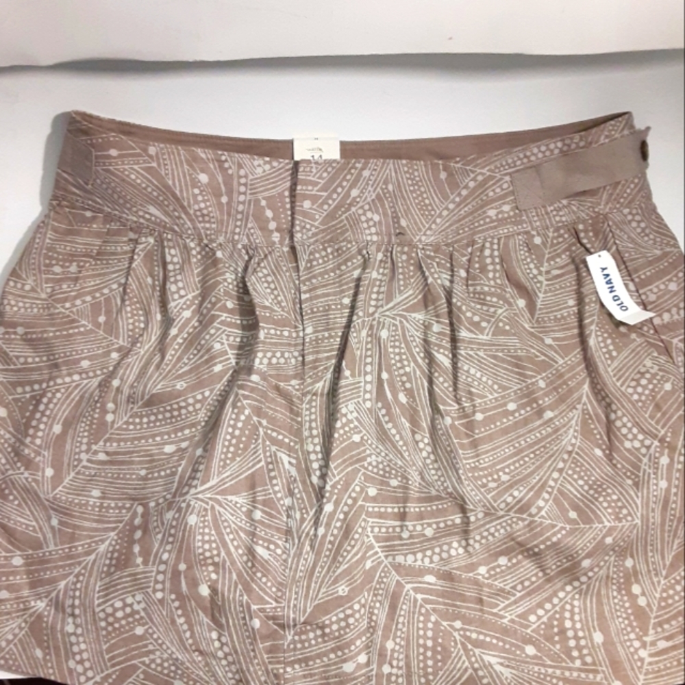 Old Navy Women's Beige Mini Skirt Size 14